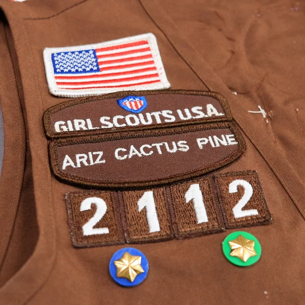 Girl Scouts Brownie Vest Kids Small Brown Arizona Cactus Pine Patches 2112 2000s